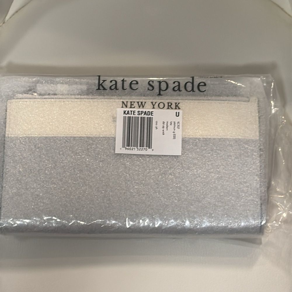 Kate Spade Wristlet, NWT - Picture 2 of 6